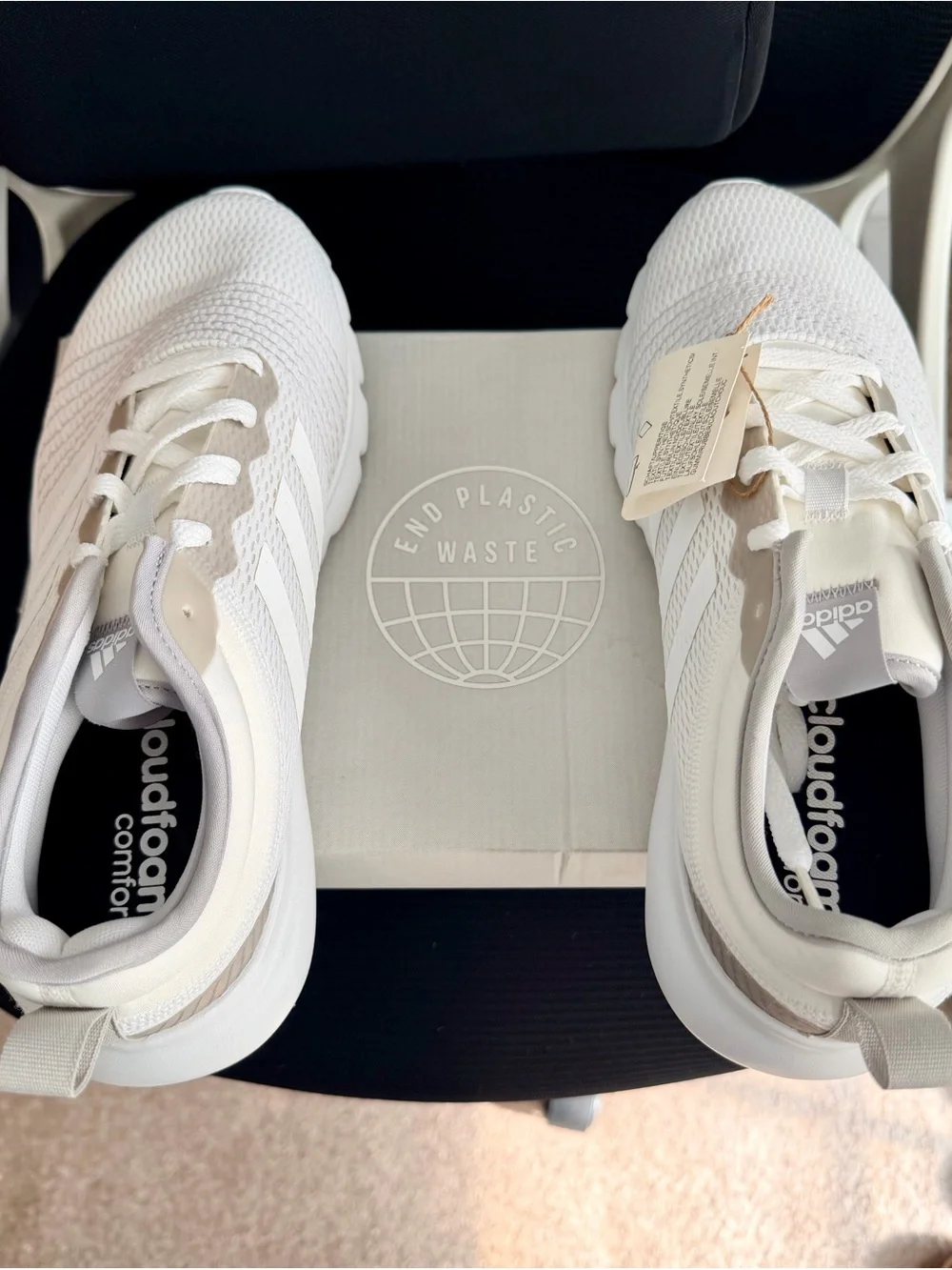 NIB Adidas Men 9 White Shoes FLUIDUP Cloud Comfort Running Casual Walk Athletic
